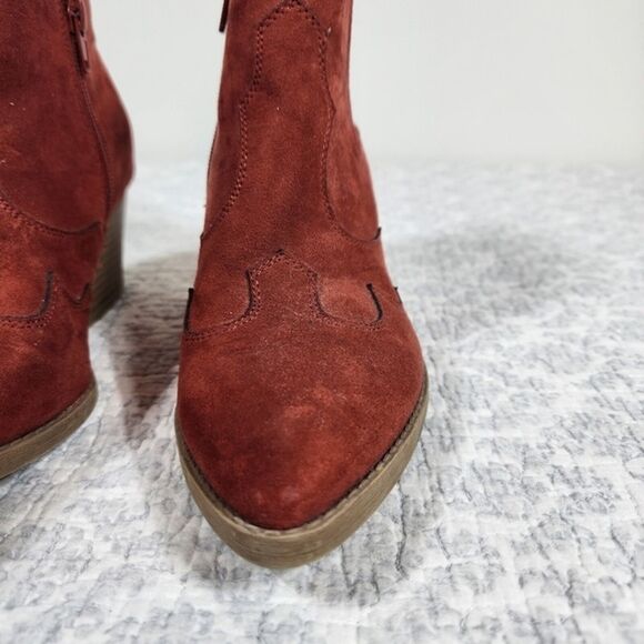 KAARI Blue Charlie Western Style Faux Suede Rust Color Booties Size 6M - Picture 6 of 7
